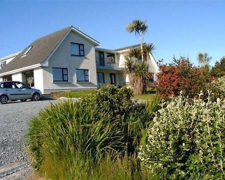 Decourcey'S Hazelbrook Farmhouse B&B Cleggan Экстерьер фото