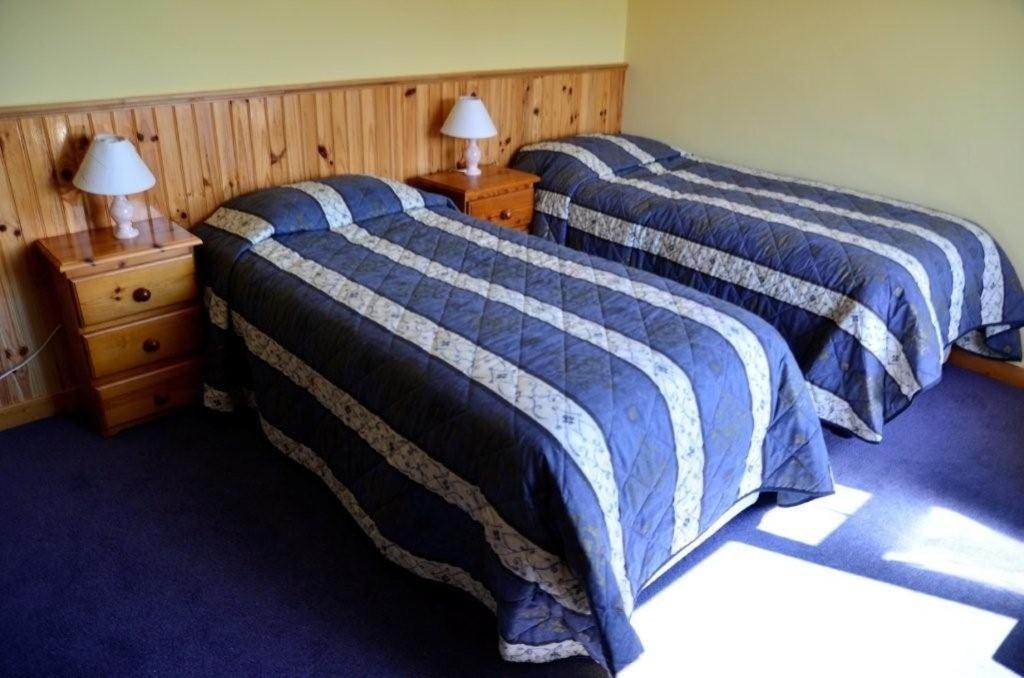 Decourcey'S Hazelbrook Farmhouse B&B Cleggan Номер фото