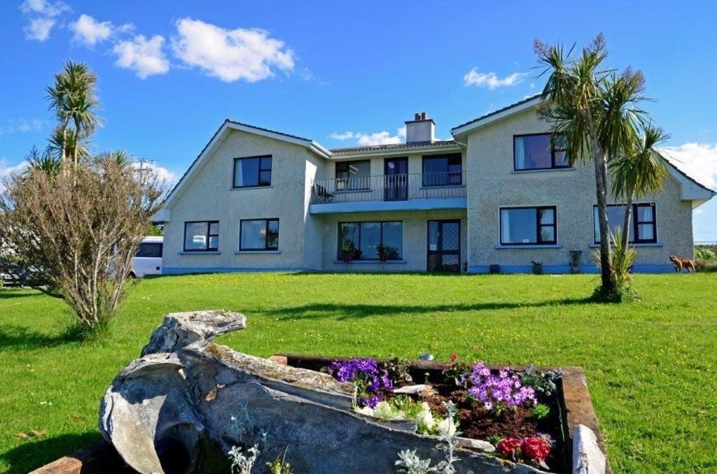 Decourcey'S Hazelbrook Farmhouse B&B Cleggan Экстерьер фото