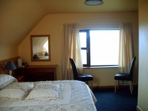 Decourcey'S Hazelbrook Farmhouse B&B Cleggan Экстерьер фото